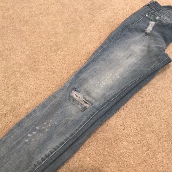 Distressed ankle skinny jeans - Picture 4 of 5